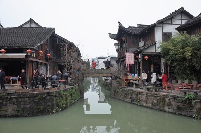16位阿姨拍甄嬛传点播量超100万，此版本为什么会受到欢迎？游戏画面